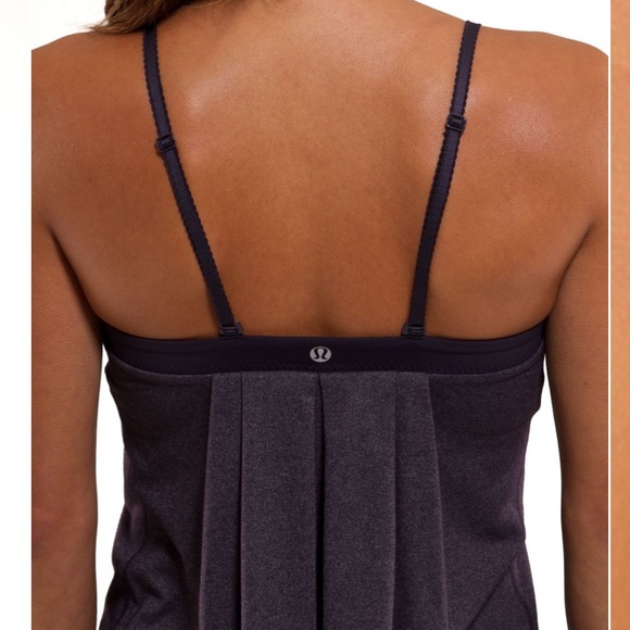 Lululemon Pure Focus tank top, size 4. - Picture 3 of 9